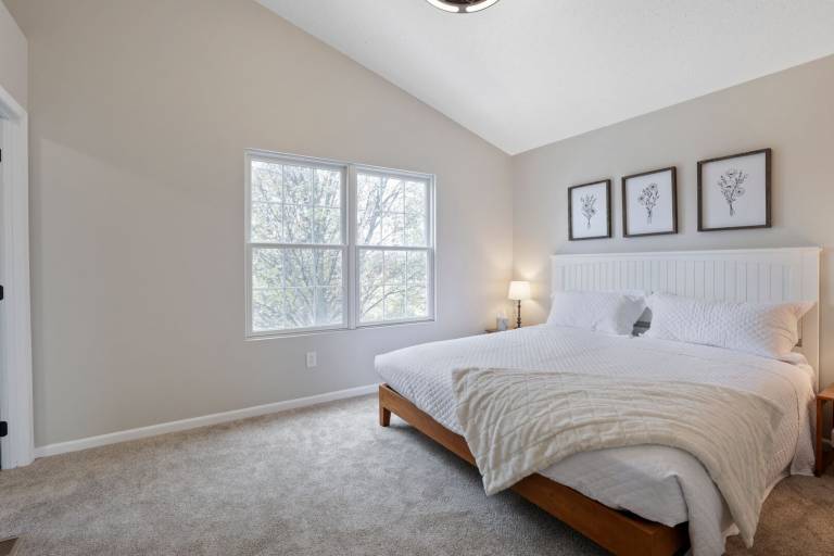 Children-friendly big vacation home with pool & yard | Pets are welcome — photo 2