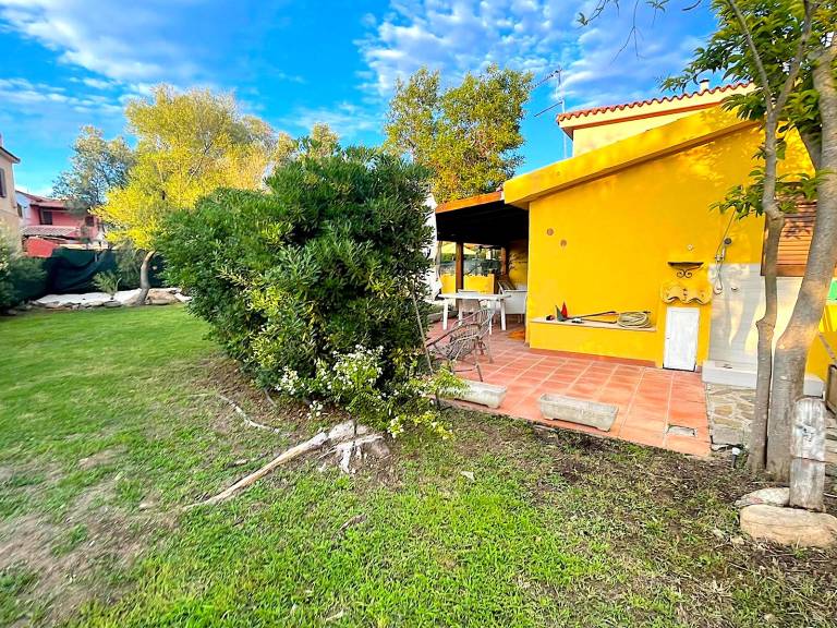 Holiday apartment with patio, grill & yard | Garden view | Pet-friendly — photo 5