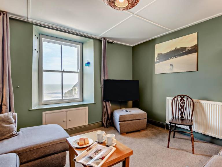 Apartment | Water view | Close to the beach | Pets are welcome in Tenby