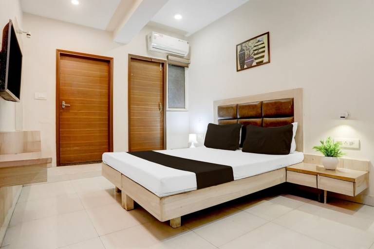 Colllection O Jiwaji Chowk Lashkar Formerly Hotel Sagar
