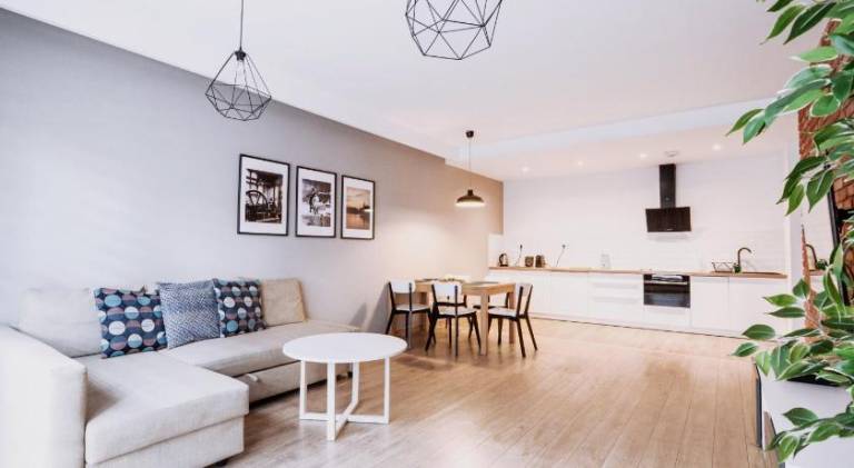 Beautiful serviced apartment with terrace | Near Main Square | Pet-friendly — photo 4