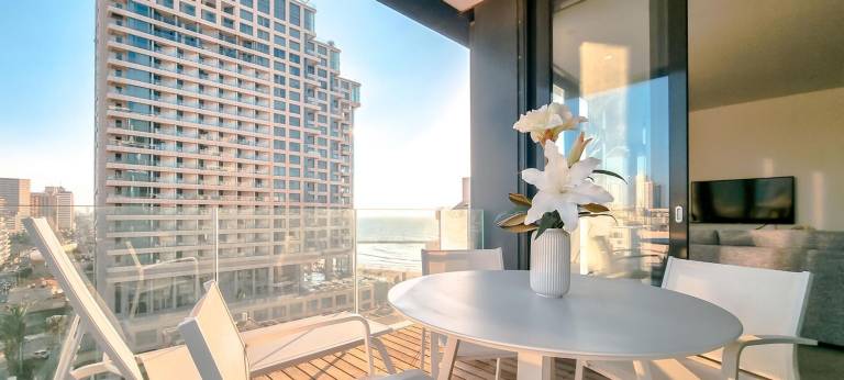 Holiday apartment with terrace | Close to Carmel Market in Tel Aviv