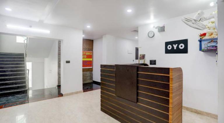 Hotel O by OYO Swarun and Banquet Hall Gulzarbagh Station Bus Stop — photo 3