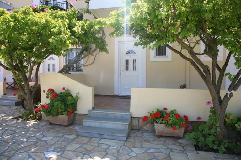 Κατάλυμα  Παραλία Ξι