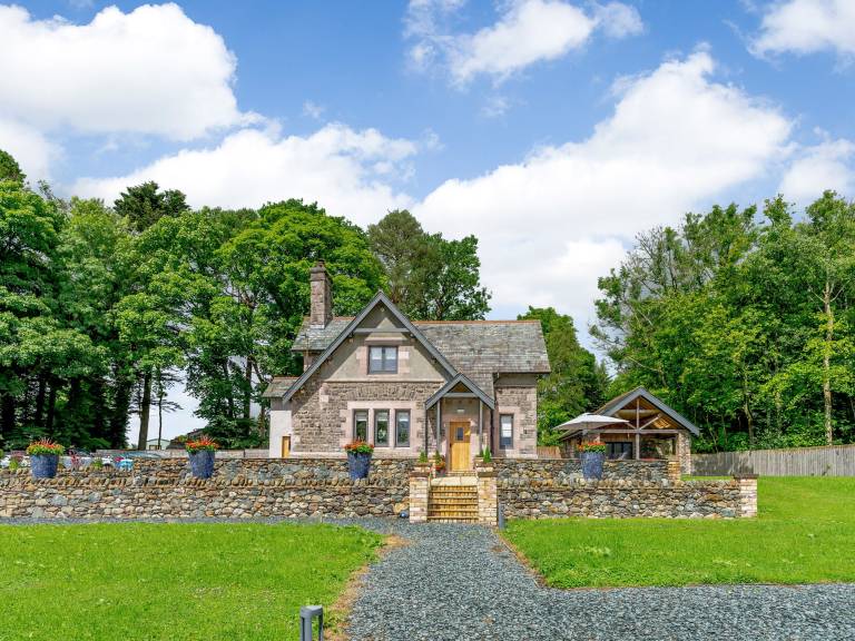 Cottage  Bassenthwaite Lake
