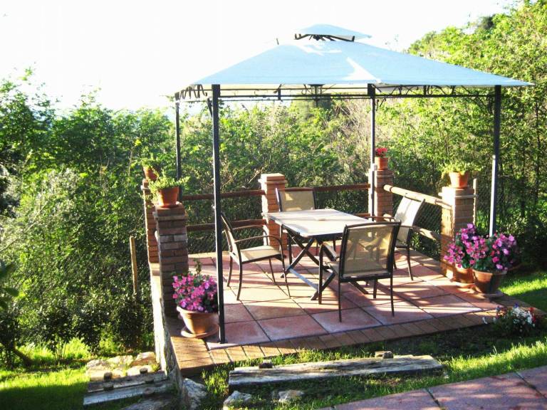 Big vacation home with terrace, yard & private pool | Pets allowed — photo 5