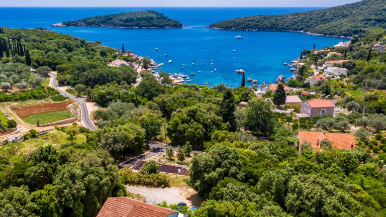 Ferienhaus in Molunat f&uuml;r max. 12 Personen