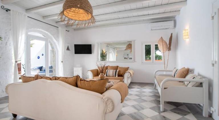 Fully equipped lovely vacation home with terrace, jacuzzi & yard | Close to the beach | Dogs allowed — photo 5