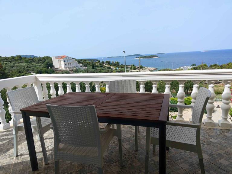 Holiday apartment Rubi 3, a beautiful apartment with an enchanting view of the sea — photo 3