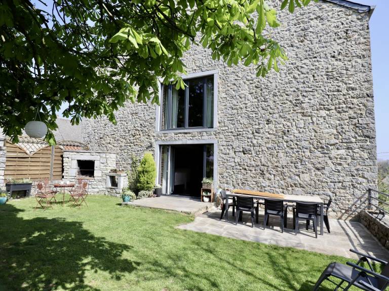 Charming cottage with a lovely terrace & garden in Namur