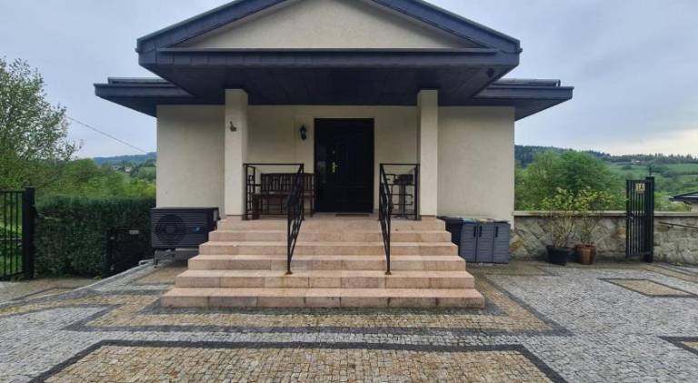 Villa with jacuzzi — photo 3
