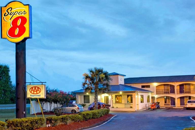 Super 8 By Wyndham Walterboro — photo 2
