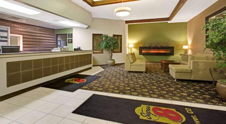 Super 8 By Wyndham Wheat Ridge/Denver West — photo 2