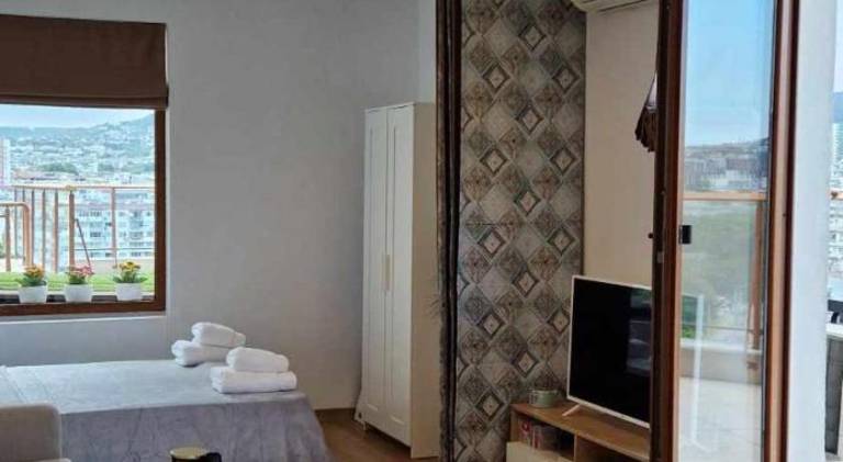 Студио Тони 2 с панорамна тераса и морска гледка Варна — photo 2