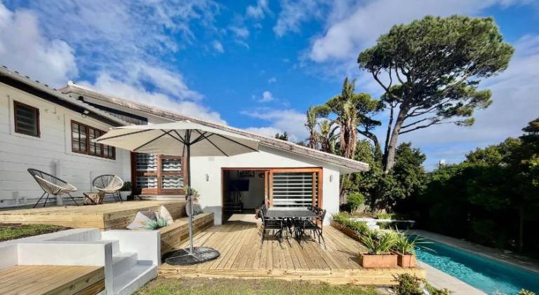 200 m&sup2; Villa