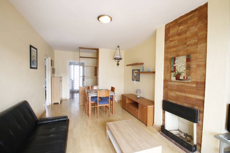 Family-oriented rental apartment with pool & terrace | Close to the beach | Pet-friendly — photo 4