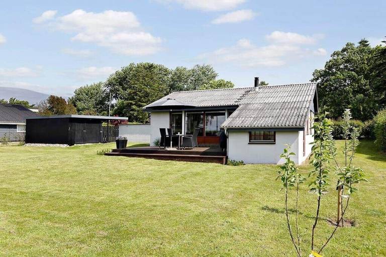 House with terrace & barbecue — photo 2