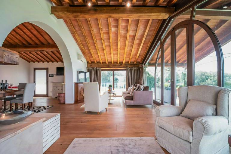 Family-oriented lovely house with BBQ, garden & patio | Pets allowed — photo 4