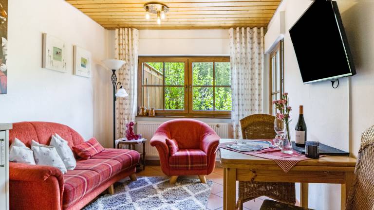 Vacation home with BBQ, terrace & garden | Garden view — photo 3