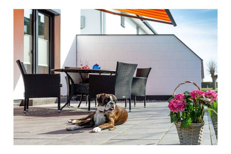 Vacation home with patio & BBQ | Pets allowed in Breege