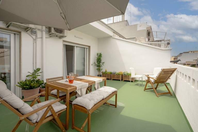 Holiday apartment with patio | Pets allowed in Bari