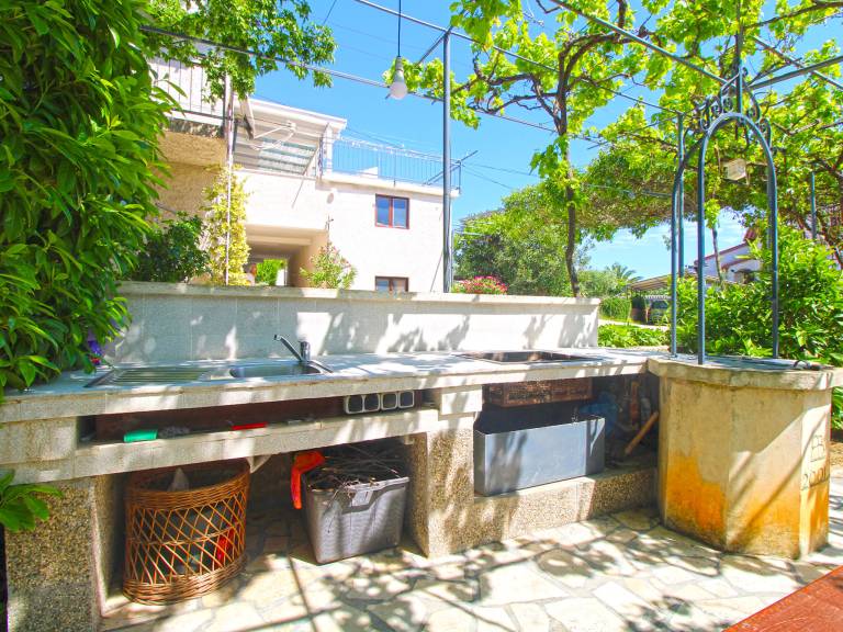 Charming holiday apartment with barbeque & patio | Close to the beach | Dogs allowed — photo 3
