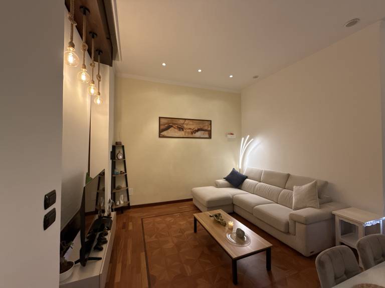 Loft 84 – Dove il fascino di un palazzo del ’900 incontra il design moderno, nel cuore più autentico di Piacenza. — photo 3