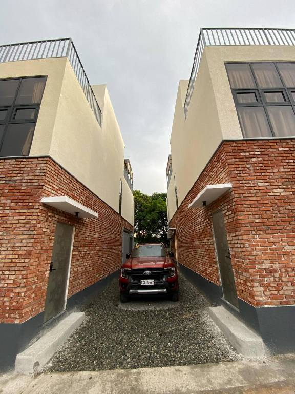 House with pool & BBQ | Perfect for remote work | Pets allowed in Angeles City