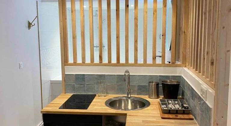Rental apartment with hot tub — photo 3
