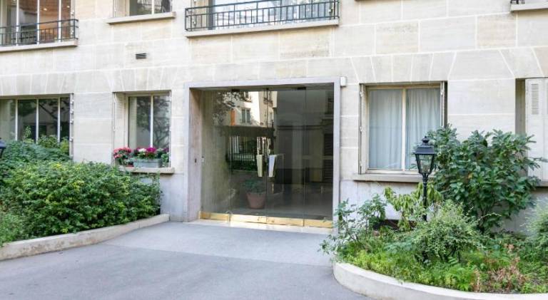 Paris City - Spacious 3 rooms flat for families - 3 minutes from metro station — photo 3