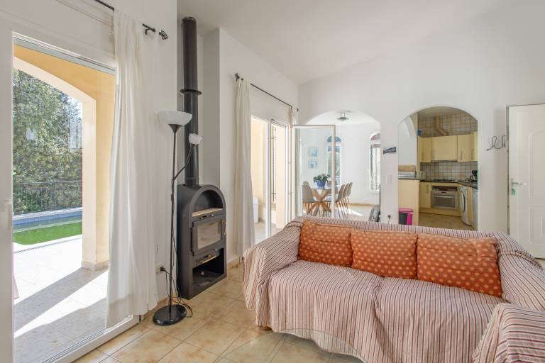 Fully equipped nice house with BBQ, fast internet & pool | Mountain view | Pets allowed — photo 4