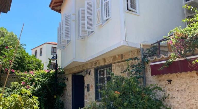 Villa with terrace, yard & barbeque | Near Hadrian's Gate in Antalya