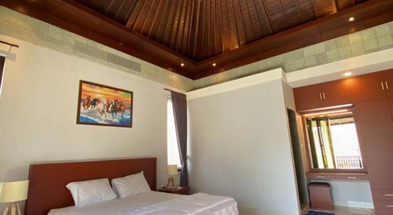 Villa with pool — photo 2