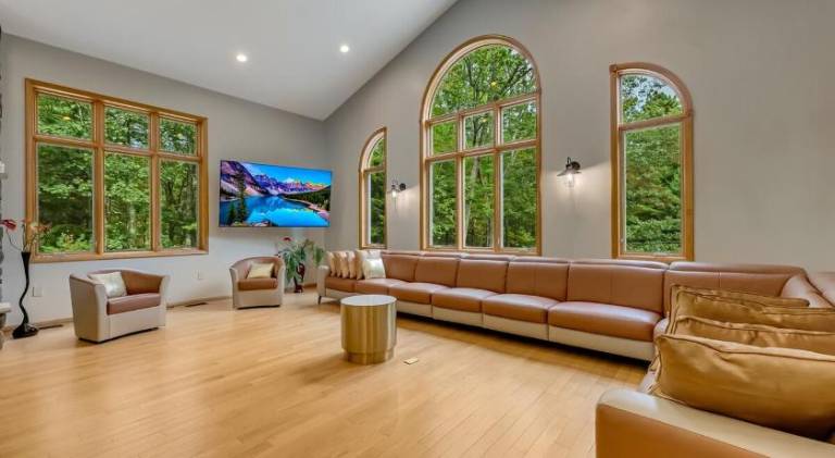 353 m&sup2; Villa