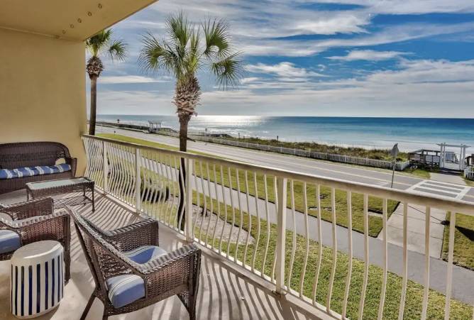 Condo with barbeque, heated pool & hot tub | Water view in Miramar, FL