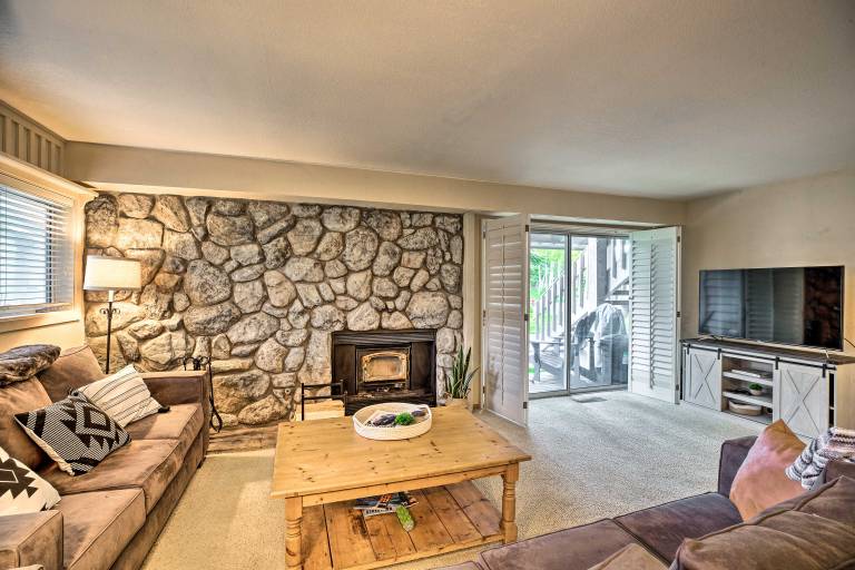 Hot Tub Access: Mammoth Lakes Nature Escape! — photo 5