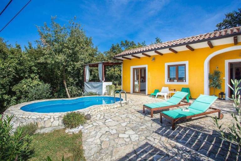 House with private pool, terrace & yard in Labin