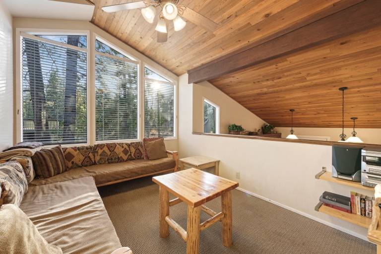 Vacation home with hot tub & pool — photo 2