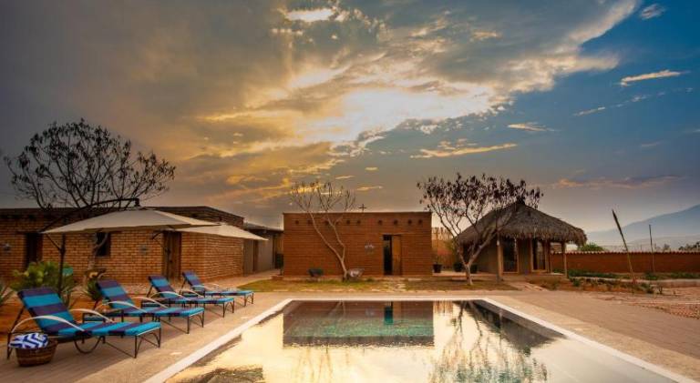 Lodge with terrace, yard & pool | Pets are welcome in Oaxaca