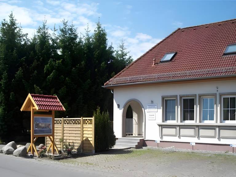 Apartment with terrace, yard & barbeque in Binz