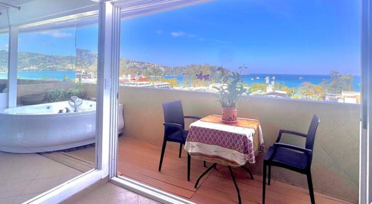 Charming serviced apartment with hot tub, patio & pool | Close to the beach | Pets are welcome — photo 4