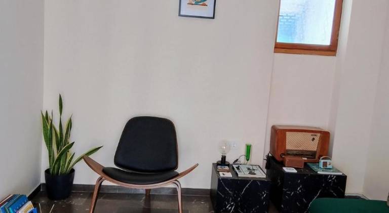 Midcentury Modern Apartment — photo 5