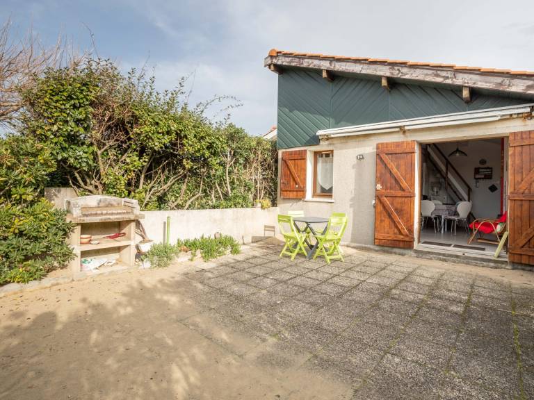 Vacation home with barbeque in Biscarrosse