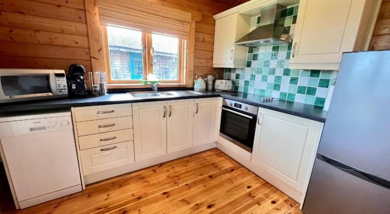 Chalet with 2 rooms for 4 persons — photo 4
