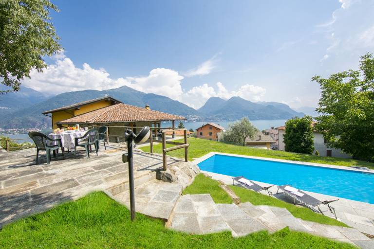Villa  Santa Maria Rezzonico