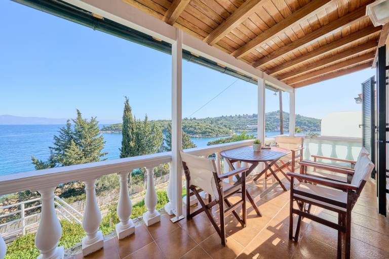 Studio 'Dolphin 2' with Sea View, Wi-Fi and Air Conditioning in Paxos