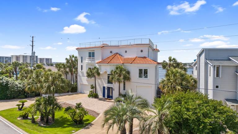 Children-friendly house with jacuzzi, BBQ & private pool | Water view | Next to the beach | Pets are welcome — photo 5