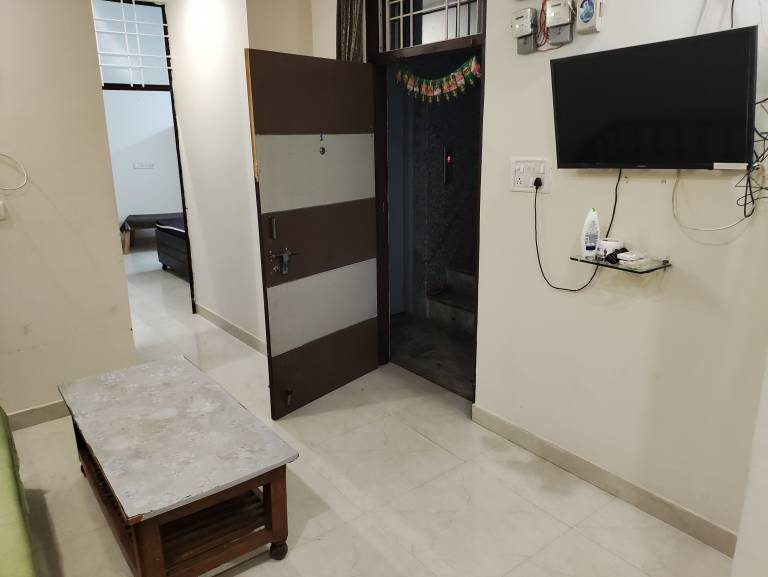 Apartment Saket Colony