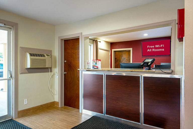 Red Roof Inn Cameron — photo 5