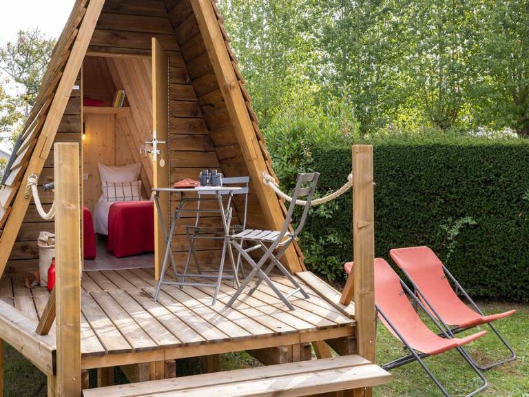 Family-friendly unusual rental with terrace & heated pool | Pets allowed — photo 4